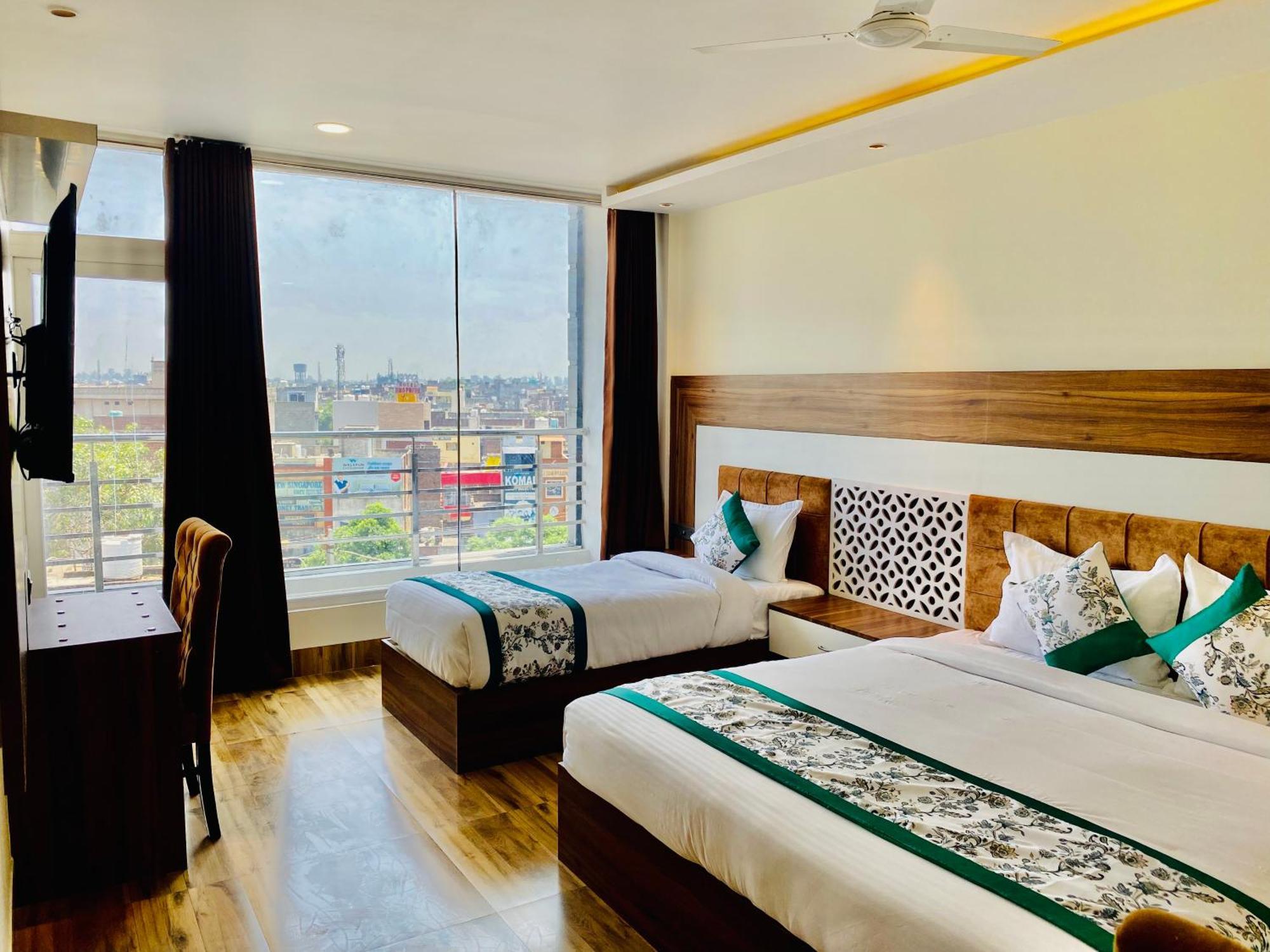 Hotel White House 350 Mtr From Golden Temple Amritsar Exteriör bild