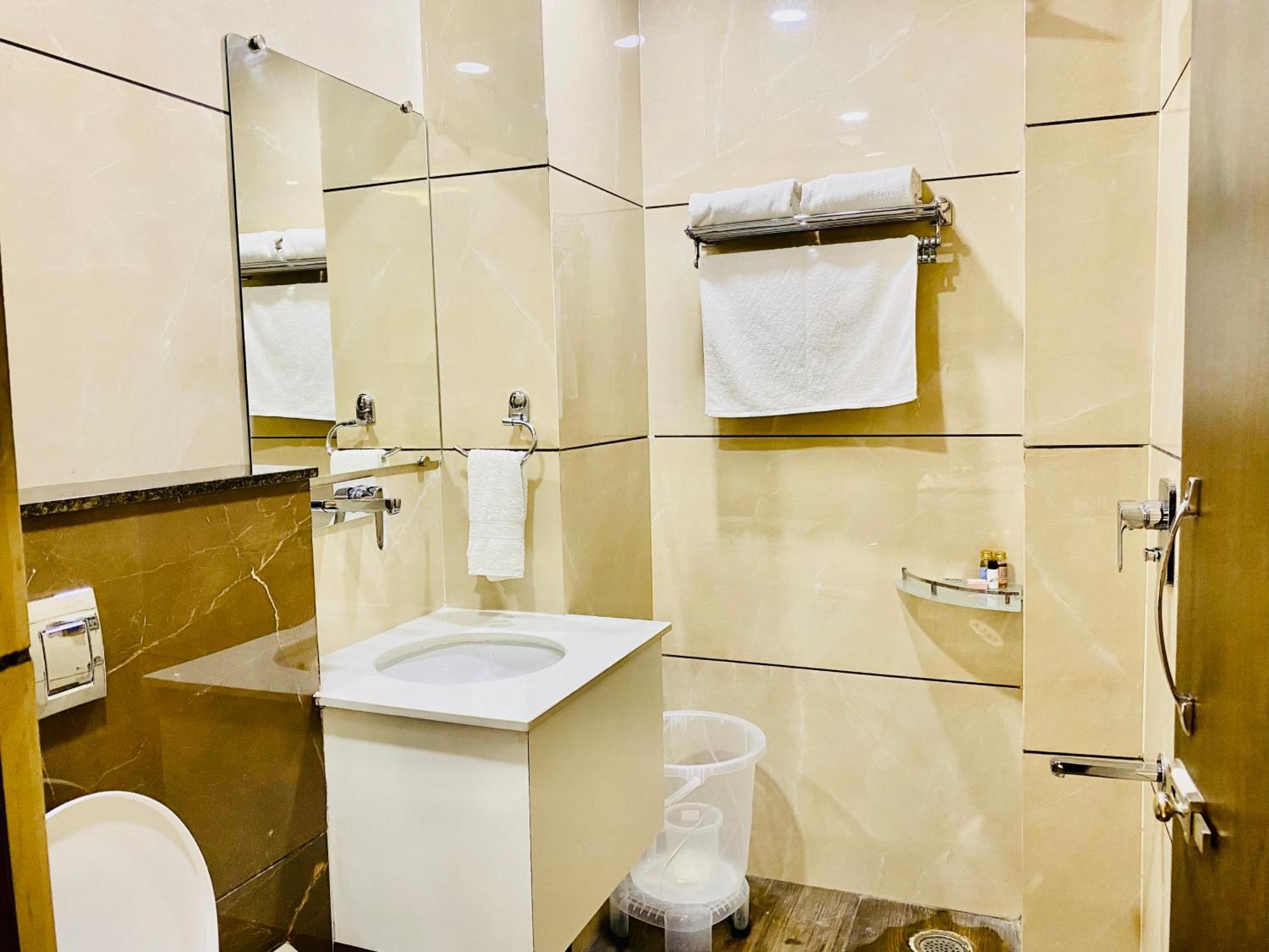 Hotel White House 350 Mtr From Golden Temple Amritsar Exteriör bild